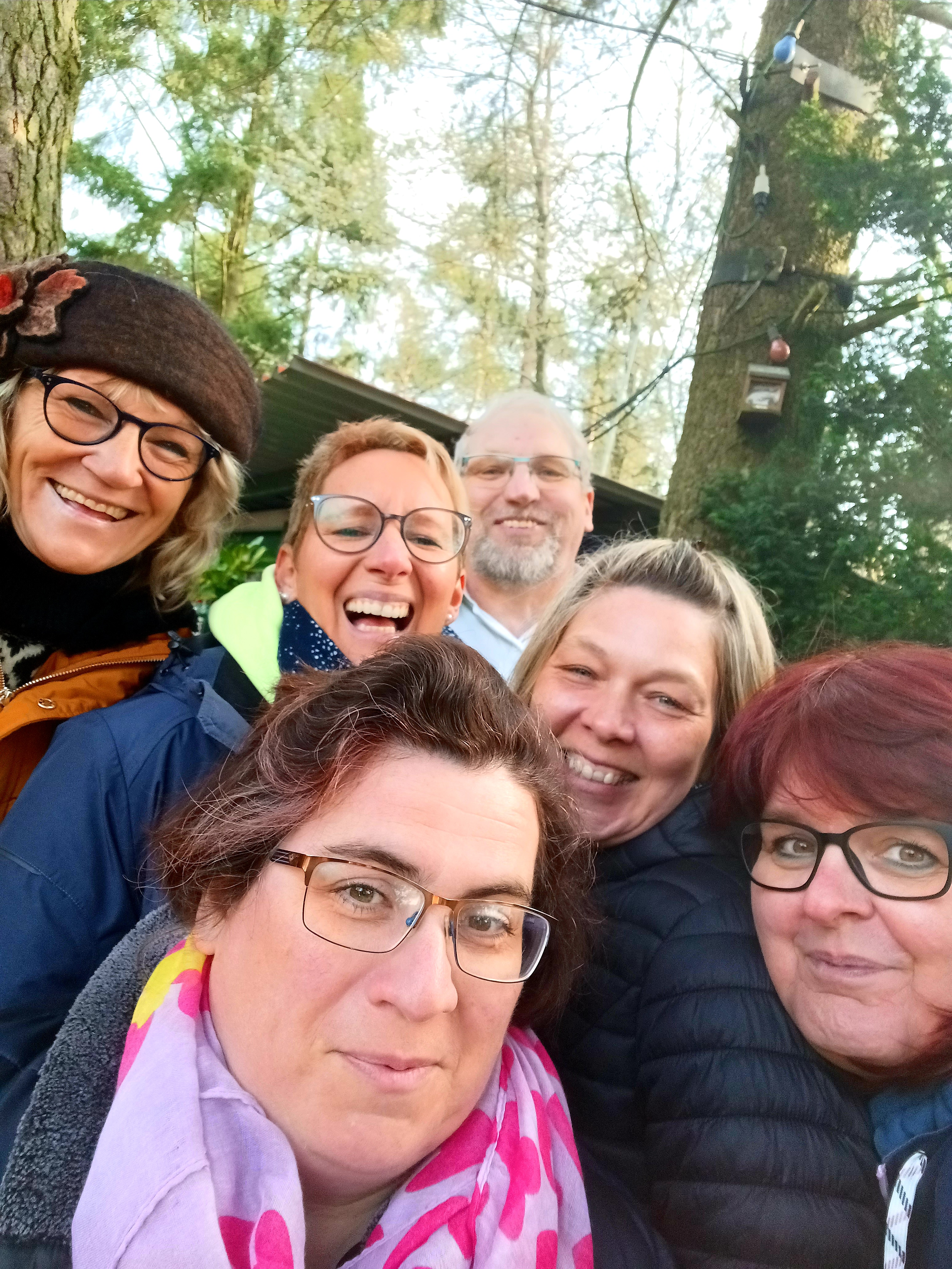 Fröhliche Landfrauen Fröhliche Landfrauen