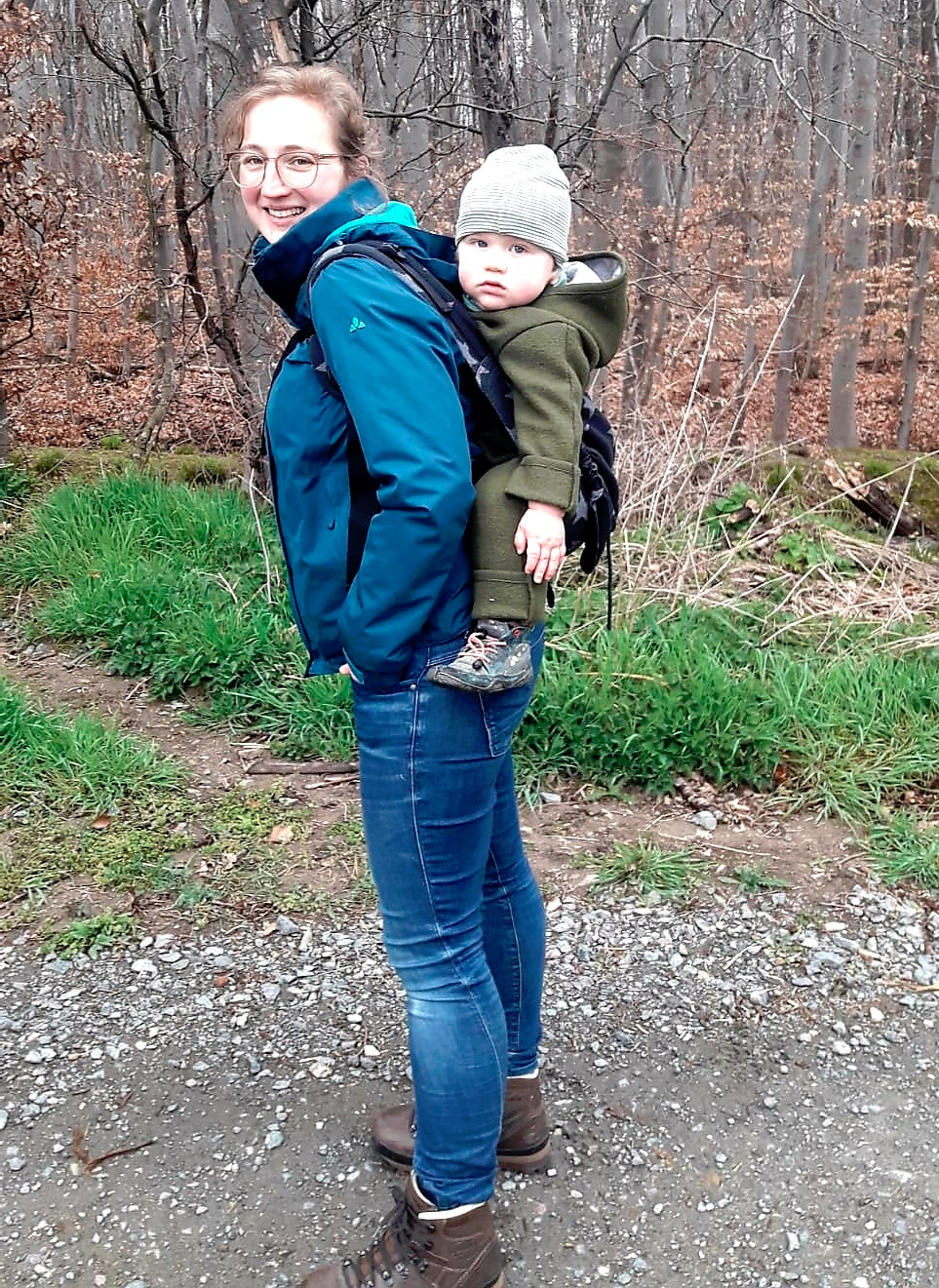 Auf Mamas Rücken Auf Mamas Rücken